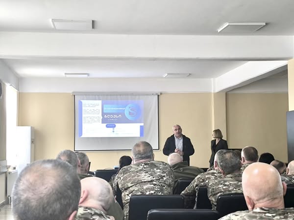 შეხვედრა სამხედროებთან