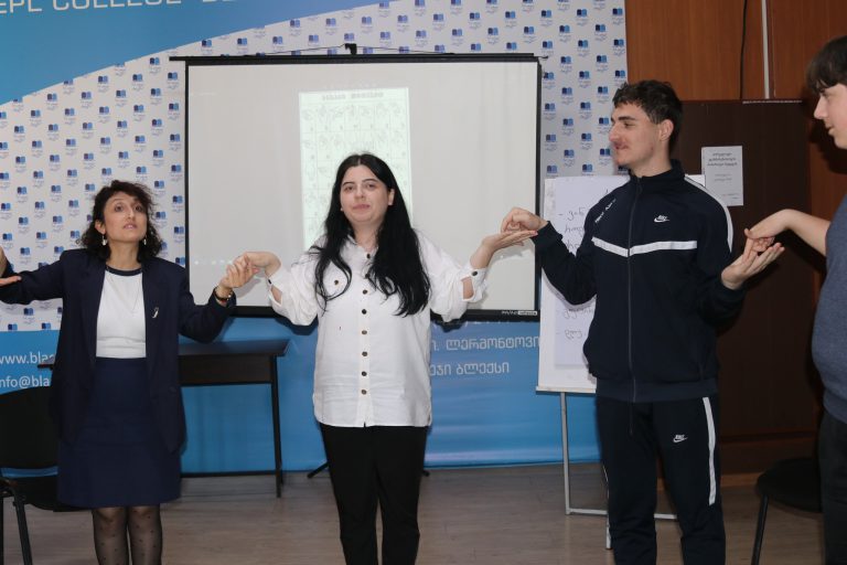 ,,ფენიქსის” ლოგოს პრეზენტაცია