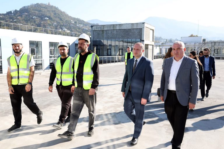 კოლეჯ ,,ბლექსის” მშენებარე კამპუსი საქართველოს განათლების მინისტრმა დაათვალიერა